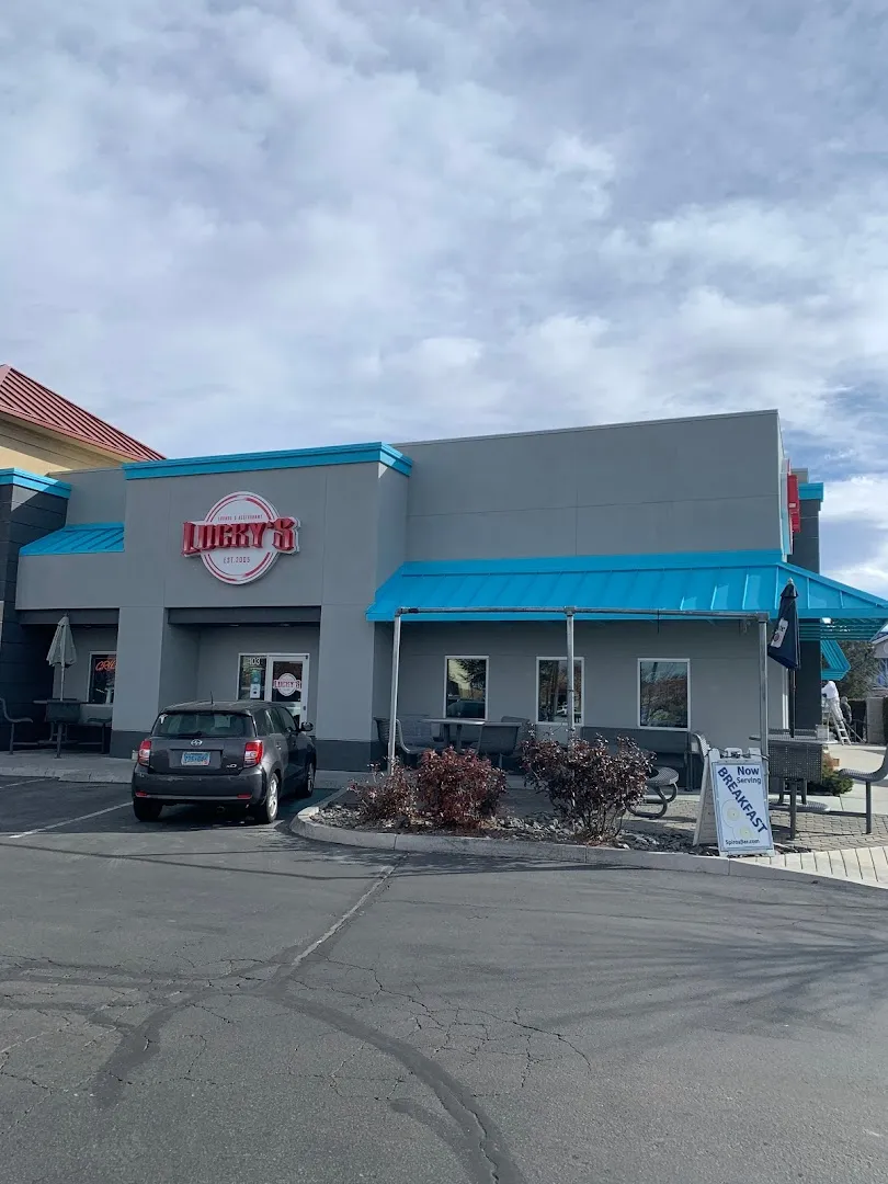 Lucky's Lounge and Restaurant